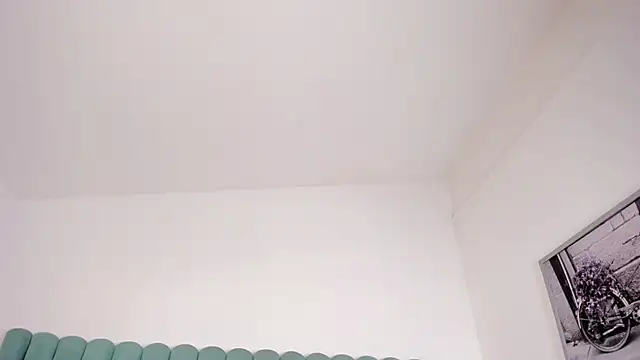 FrancescaSkuirt online show from 12.19.25