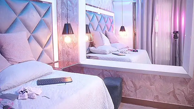 crystal gilton online show from 02.12.26