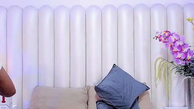 BrendaFernandez  online show from 02.17.26