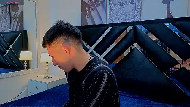 Un Sluttyy online show from 04.14.26