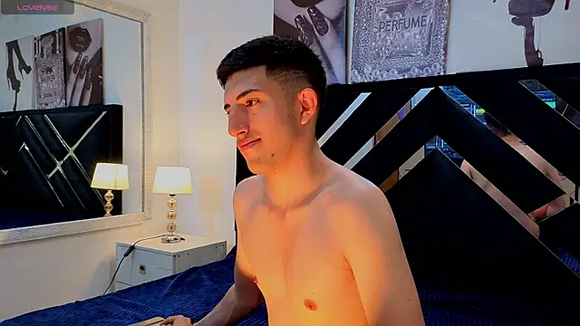 Un Sluttyy online show from 04.15.26