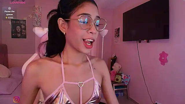 Snapshot of TOOKIOG_ chatting on 07.22.26 TOOKIOG online show from 07.22.26