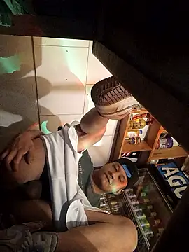 Snapshot of themorenofit08 chatting on 11.12.25 themorenofit08 online show from 11.12.25