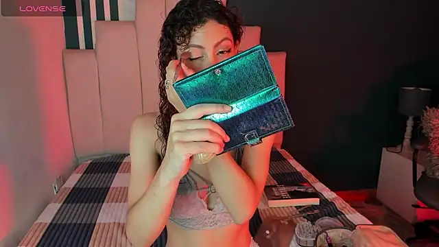 AliceMadnes online show from 12.03.25