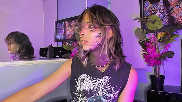 luxiel  online show from 11.26.25