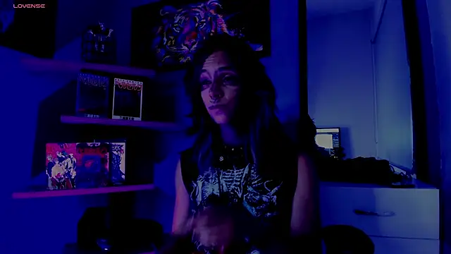 luxiel  online show from 12.04.25