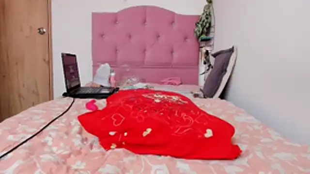 quenn-squirtanal online show from 04.05.26