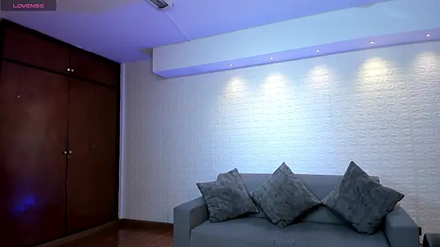 Saara Corraless online show from 03.07.26