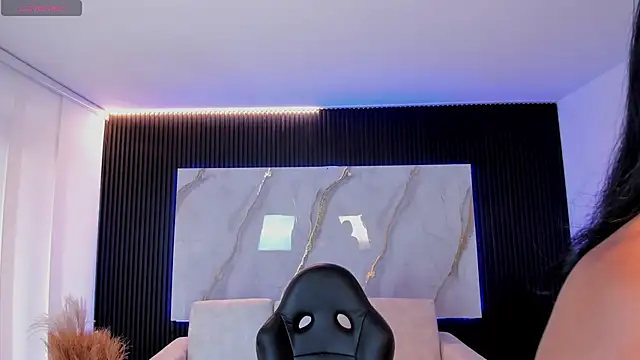 Saara Corraless online show from 04.09.26