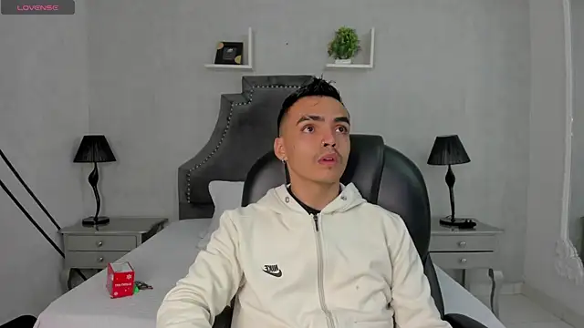 NicoKingg  online show from 12.03.25