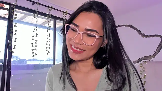 katemooss  online show from 11.09.25