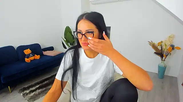 AnyaEvy online show from 03.12.26