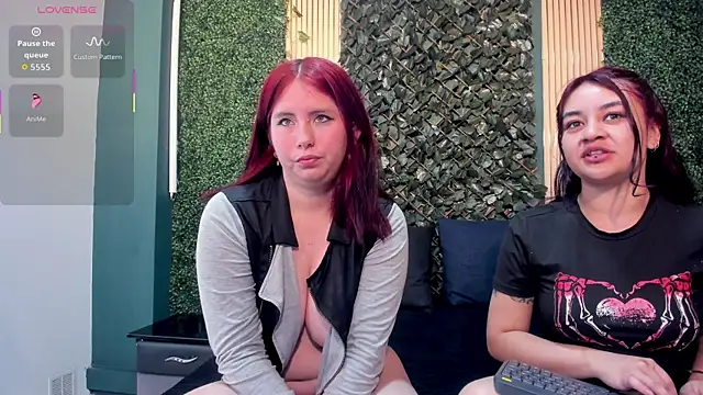 Lucy and Karoline online show from 12.18.25