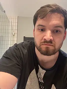 Snapshot of alexshay37 chatting on 11.08.25 alexshay37 online show from 11.08.25