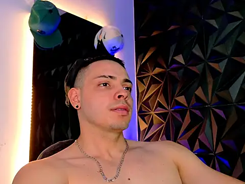 Snapshot of Maxwell_Dupont chatting on 11.12.25 Maxwell Dupont online show from 11.12.25