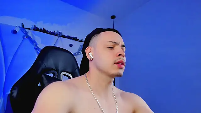 Maxwell Dupont online show from 12.03.25