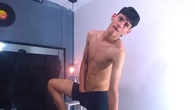 Snapshot of Pit_Ross chatting on 04.12.26 Pit Ross online show from 04.12.26