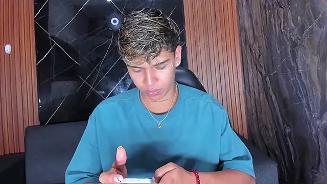 Timmy Kiing  online show from 12.03.25