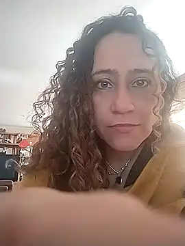 Snapshot of MystiKa_17 chatting on 11.08.25 MystiKa 17 online show from 11.08.25