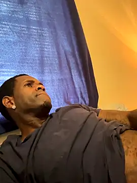 CrookedBeaut online show from 12.04.25