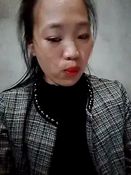 Yumiik2kk online show from 11.16.25