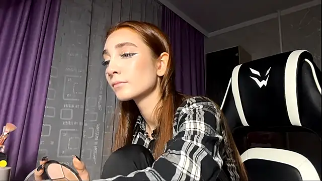 HollyPaw online show from 11.14.25