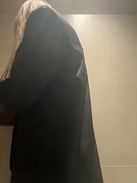 SashaCatt online show from 11.14.25