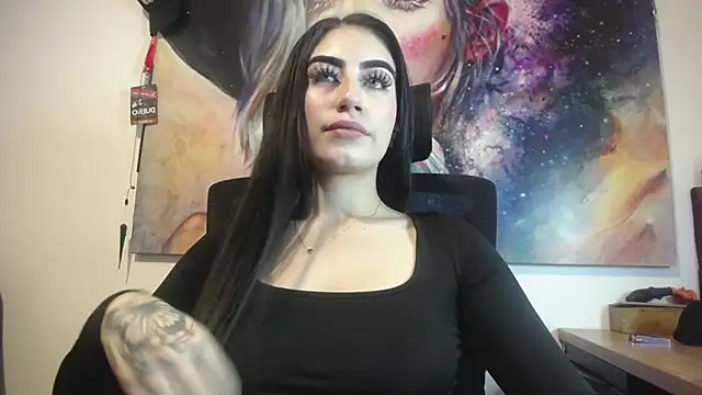 Snapshot of SCARLETT_INK_ chatting on 05.18.26 SCARLETT INK online show from 05.18.26