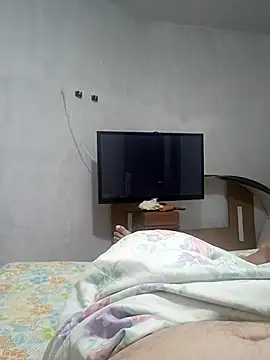 Snapshot of Lupercinio chatting on 11.16.25 Lupercinio online show from 11.16.25