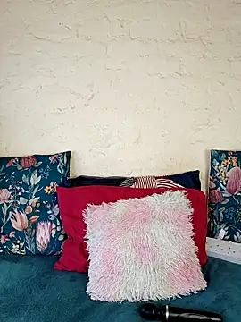 Snapshot of Your_Sadeh chatting on 11.11.25 Your Sadeh online show from 11.11.25