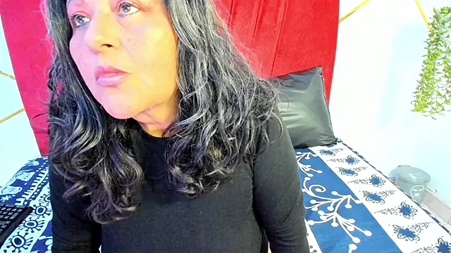 Snapshot of Victoriaa_Anderson chatting on 12.17.25 Victoriaa Anderson online show from 12.17.25