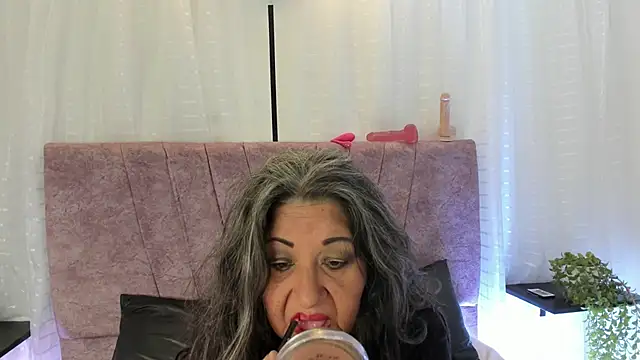 Victoriaa Anderson online show from 04.13.26