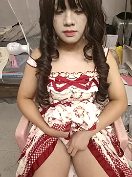 Snapshot of youtianmoon chatting on 11.16.25 youtianmoon online show from 11.16.25