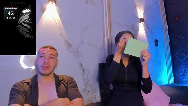 Snapshot of Aron_and_molly chatting on 02.11.26 Aron and molly online show from 02.11.26