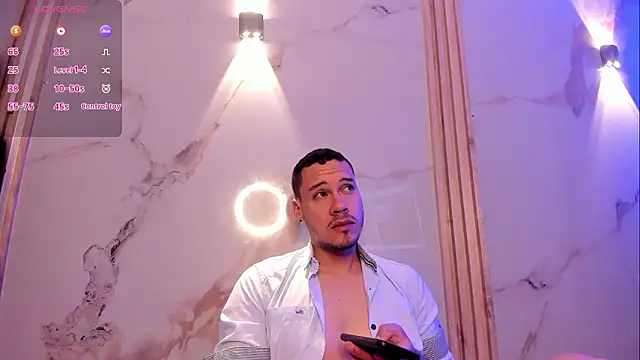 Snapshot of Aron_and_molly chatting on 02.22.26 Aron and molly online show from 02.22.26