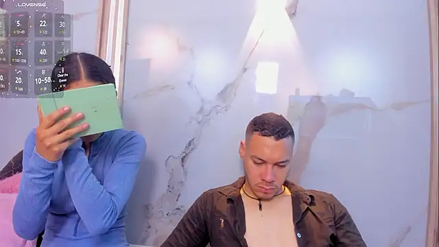 Snapshot of Aron_and_molly chatting on 03.04.26 Aron and molly online show from 03.04.26