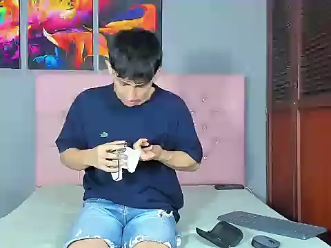 Snapshot of ElanGiraldo chatting on 02.01.26 ElanGiraldo online show from 02.01.26