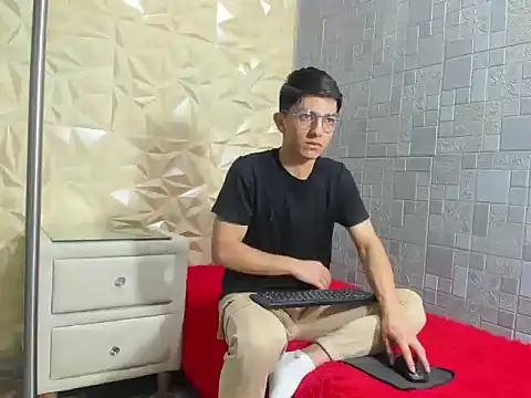 Snapshot of ElanGiraldo chatting on 02.04.26 ElanGiraldo online show from 02.04.26