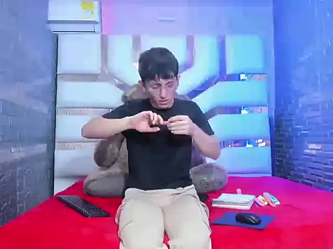 Snapshot of ElanGiraldo chatting on 02.18.26 ElanGiraldo online show from 02.18.26