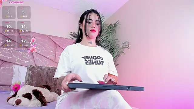  Naomi Fox  online show from 01.16.26