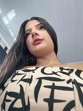 EmmiiGlow online show from 02.18.26