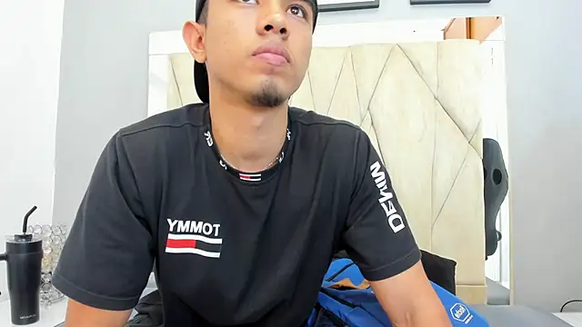 Snapshot of Ashton__Montana chatting on 11.21.25 Ashton Montana online show from 11.21.25