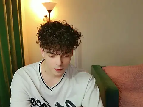 Snapshot of JasonSempler chatting on 11.09.25 JasonSempler online show from 11.09.25