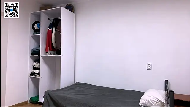 Snapshot of _BarePulse chatting on 03.03.26 BarePulse online show from 03.03.26