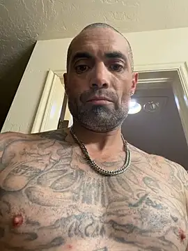 Snapshot of MrMrsperfeted chatting on 11.12.25 MrMrsperfeted online show from 11.12.25