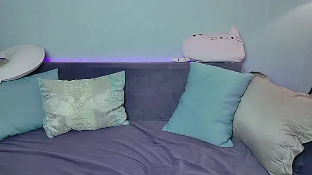 ur shy bambi online show from 11.12.25