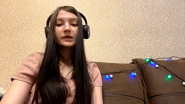 AurorAurora online show from 12.18.25