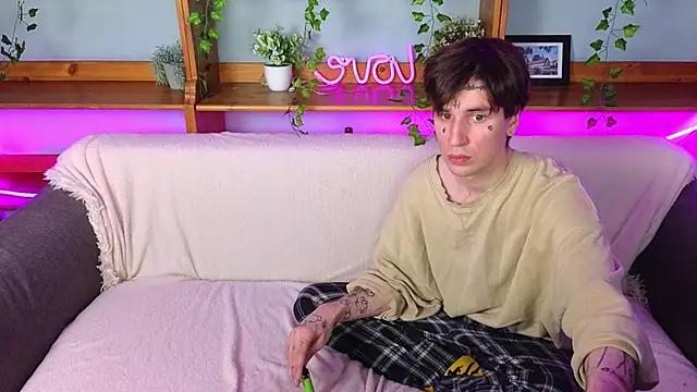 Danny loves Mary online show from 05.28.26