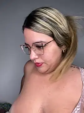 Amira Malia online show from 03.04.26