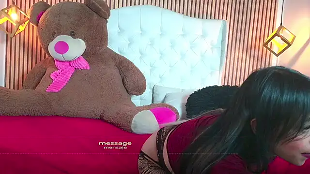 Snapshot of _sophiaph chatting on 11.10.25 sophiaph online show from 11.10.25